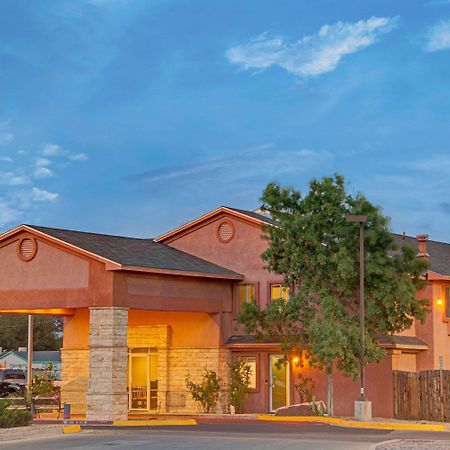 Hotel Super 8 By Wyndham Belen Nm Zewnętrze zdjęcie