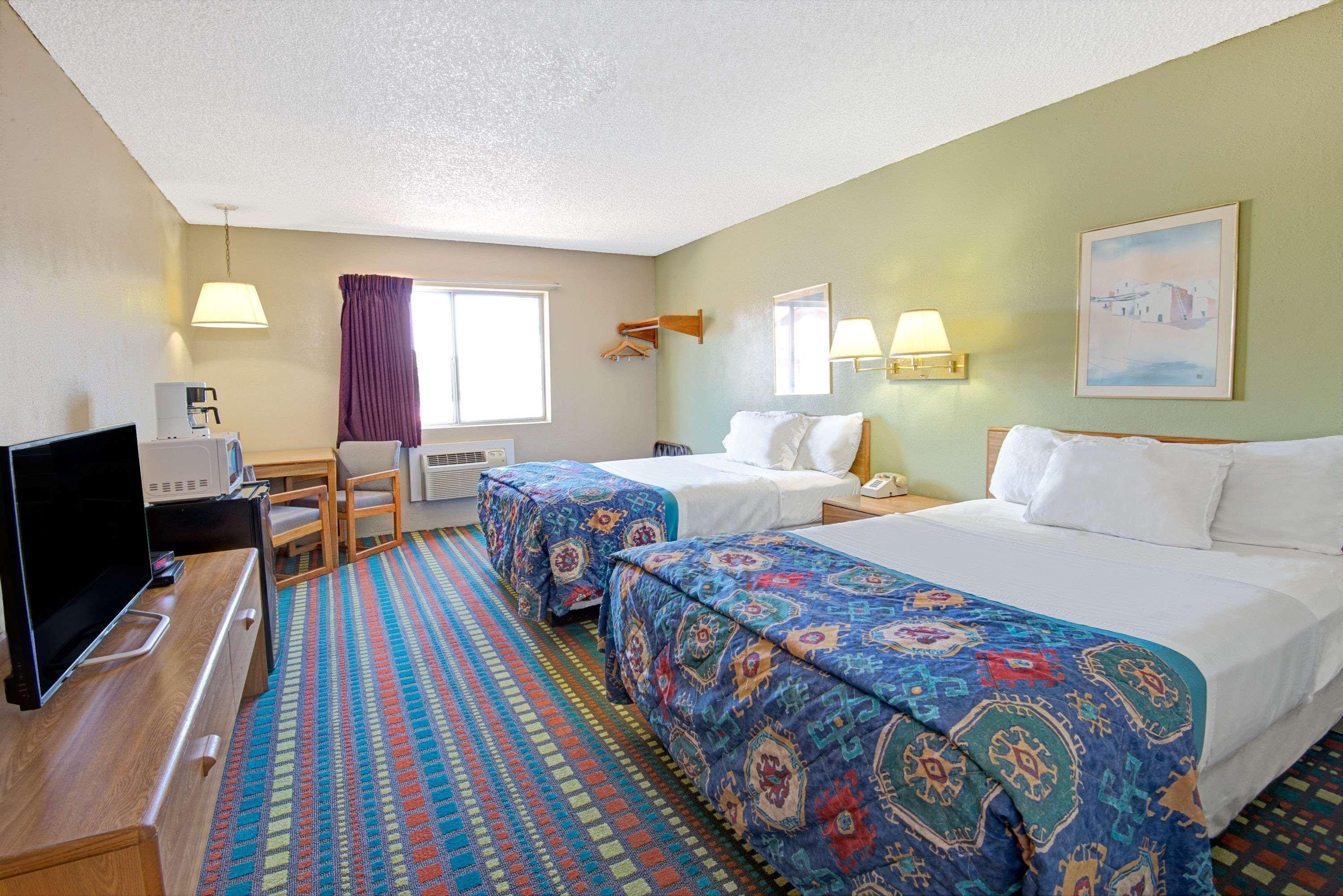 Hotel Super 8 By Wyndham Belen Nm Zewnętrze zdjęcie
