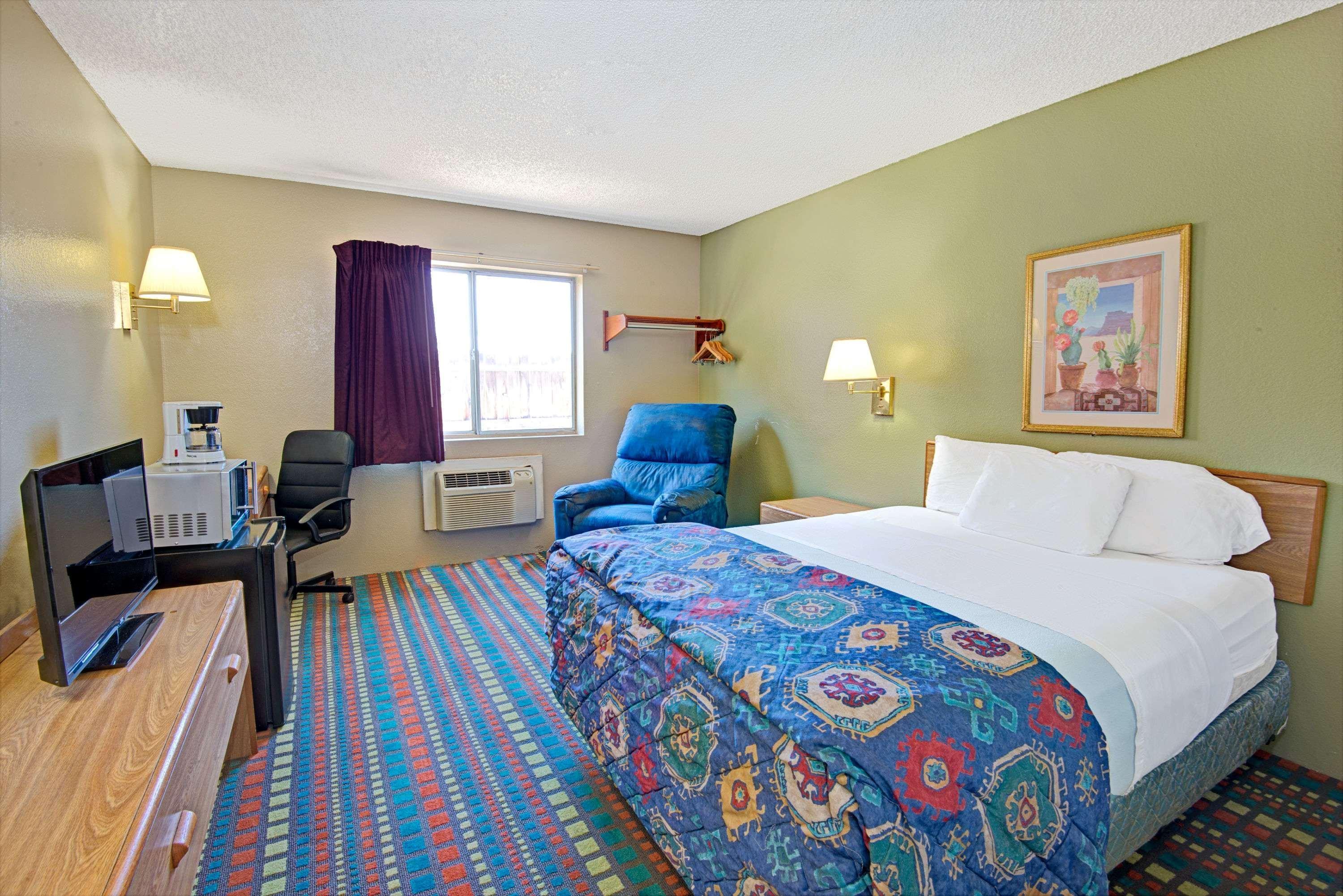 Hotel Super 8 By Wyndham Belen Nm Zewnętrze zdjęcie
