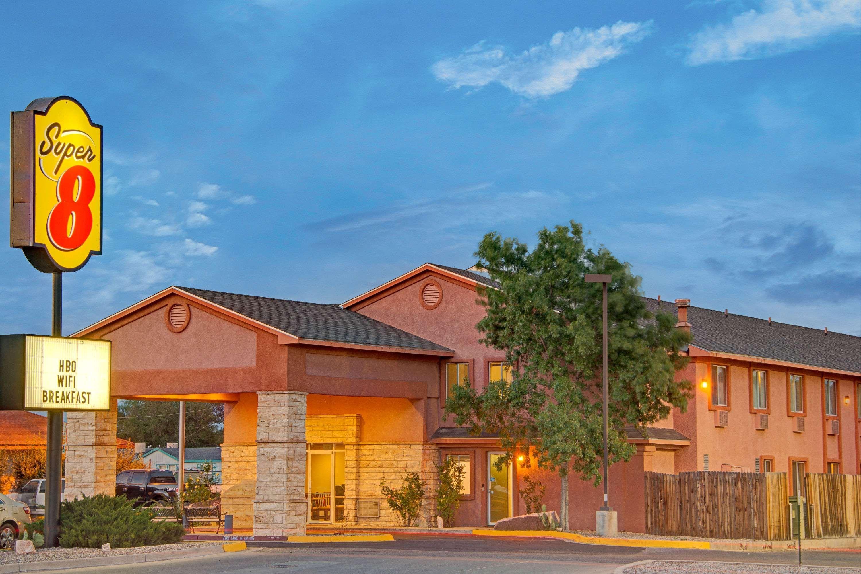 Hotel Super 8 By Wyndham Belen Nm Zewnętrze zdjęcie